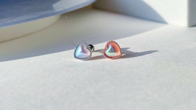 จิวต่างหูเกาหลี More Than Piercing: A102 Heartgems จิวต่างหูเกาหลี More Than Piercing: A102 Heartgems