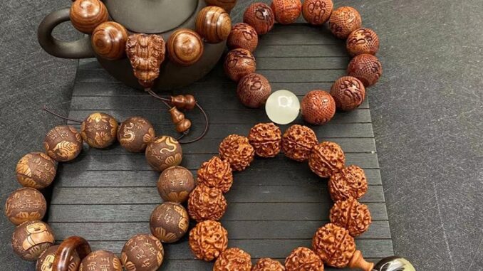 Vajra สร้อยข้อมือลูกปัดไม้ รูปกลีบดอกไม้ สไตล์ทิเบต สําหรับรถยนต์ Vajra สร้อยข้อมือลูกปัดไม้ รูปกลีบดอกไม้ สไตล์ทิเบต สําหรับรถยนต์