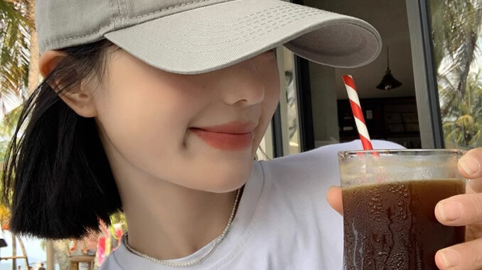 หมวกเบสบอล ปีกกว้าง ขนาดเล็ก เข้ากับทุกการแต่งกาย สไตล์เกาหลี ญี่ปุ่น สําหรับผู้หญิง