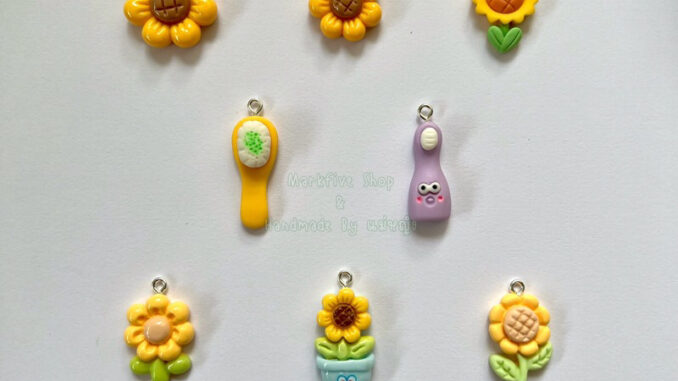 8/ 25-27 [[จี้เรซิ่น Diy]] จี้ดอกไม้ จี้ดอกทานตะวัน จี้แปรงสีฟัน จี้ดอกทิวลิป จี้เรซิ่น ราคา / 1 ชิ้น
