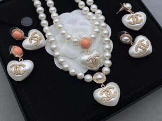 สร้อยคอ ต่างหู ᴄʜᴀɴᴇʟ ไข่มุกงานแพง คุณภาพดีเกินราคาค่ะ(สินค้าพร้อมส่ง)