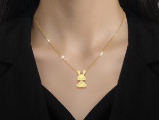 Ht สร้อยคอ สเตนเลส ทอง 18K จี้การ์ตูนกระต่ายน่ารัก เรียบง่าย ไม่จางหาย เครื่องประดับ สําหรับผู้หญิง