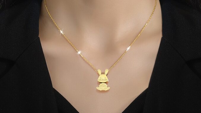 Ht สร้อยคอ สเตนเลส ทอง 18K จี้การ์ตูนกระต่ายน่ารัก เรียบง่าย ไม่จางหาย เครื่องประดับ สําหรับผู้หญิง Ht สร้อยคอ สเตนเลส ทอง 18K จี้การ์ตูนกระต่ายน่ารัก เรียบง่าย ไม่จางหาย เครื่องประดับ สําหรับผู้หญิง