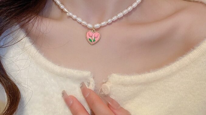 พร้อมส่ง สร้อยคอลูกปัดดอกทิวลิป น่ารัก สไตล์ลูกคุณหนู NL142