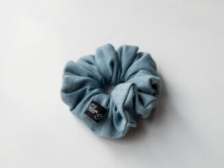 teller of tales scrunchies - nala (blue jeans collection)