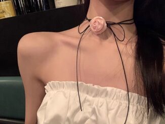 สร้อยคอโชคเกอร์ สายโซ่ จี้รูปดอกกุหลาบ ประดับโบว์ สไตล์หวาน สําหรับผู้หญิง