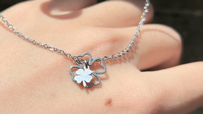 Lilith - Four leaf clover Necklace สร้อยคอ สแตนเลส จี้ใบโคลเวอร์