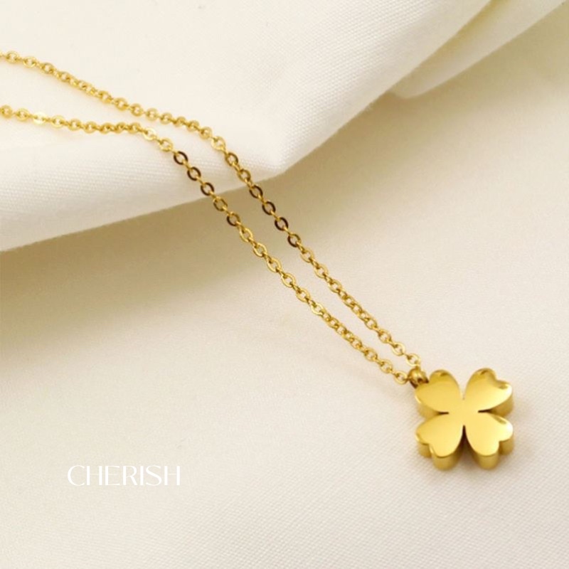[18k][CHERISHxMIHREH][CR31] สร้อยคอจี้รูปใบโคลเวอร์ ทำจากสแตนเลส (TITANIUM STEEL) ไม่ลอกไม่ดำ