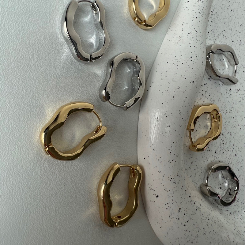Adore- Minimal earring