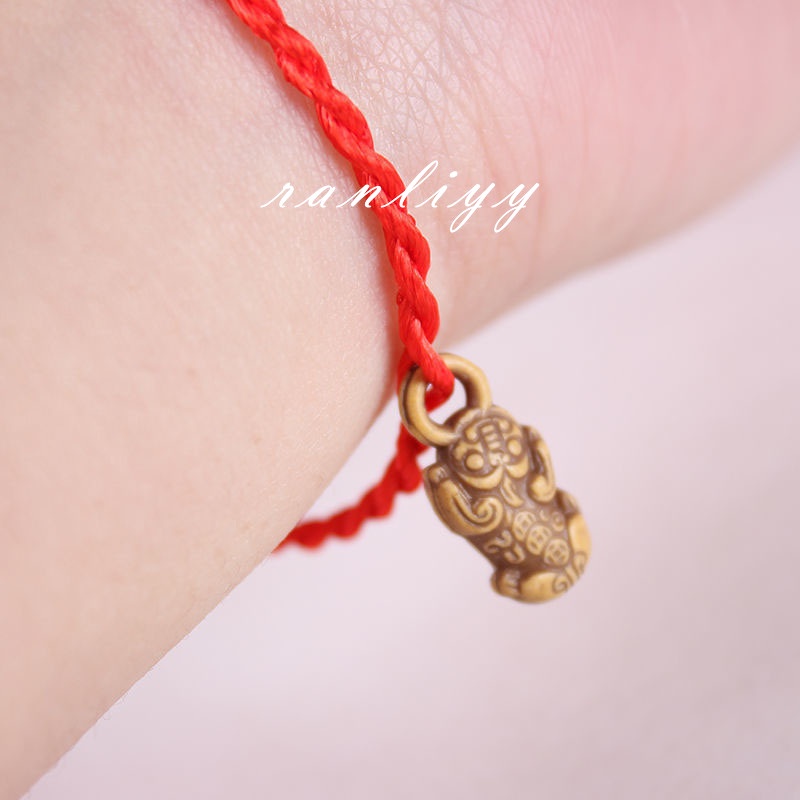 CODพร้อมส่ง1บาทสร้อยข้อมือเชือกสีแดงจี้ถั่วลิสงน่ารัก2023ใหม่ของแถมลูกค้าขายส่ง-Ranliyy