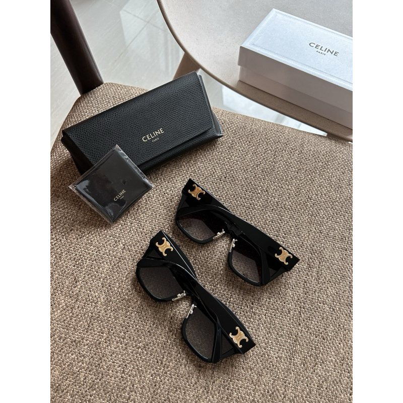 Celine Triomphe 09 ร้านแอมขายของแท้เท่านั้นค่า CL40253I /F