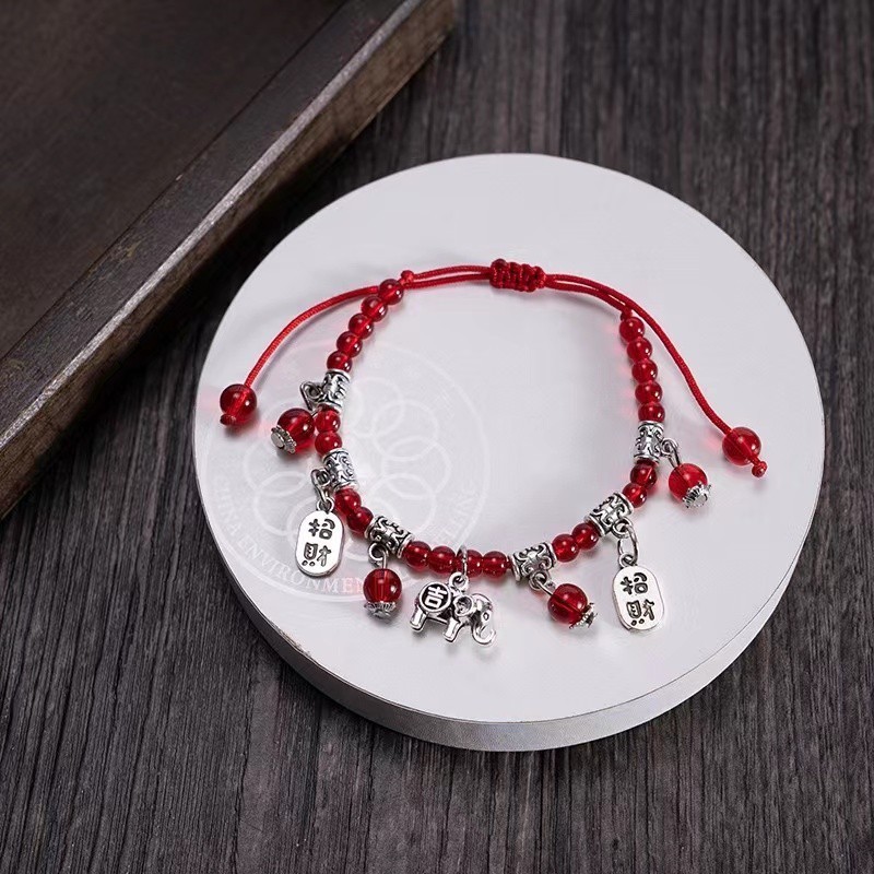 EnJoy  พร้อมส่ง (Bangle) กำไลข้อเท้าลูกปัดสีแดง ร้อยเชือกแดง ดีเทลร้อยรูปสัตว์โชคดี