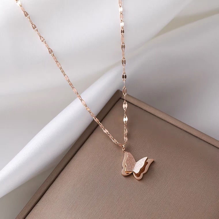 Ht Influencer สร้อยคอโซ่ สเตนเลส ไทเทเนียม จี้ผีเสื้อ เรียบง่าย ไม่จางหาย สําหรับผู้หญิง