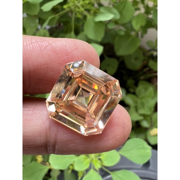 Lab made Champange Diamond 17x17mm  (พลอยสั่งเคราะเนื้อแข็ง) พลอย  CUBIC ZIRCONIA