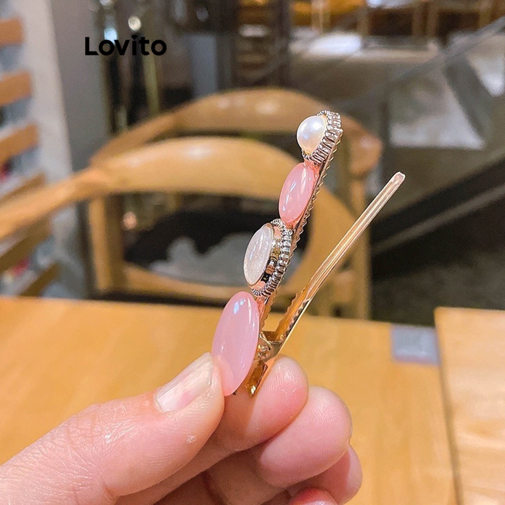 Lovito กิ๊บติดผมผู้หญิง แต่งพลอยเทียม ไข่มุก สไตล์ลำลอง LFA04145 (หลากสี)