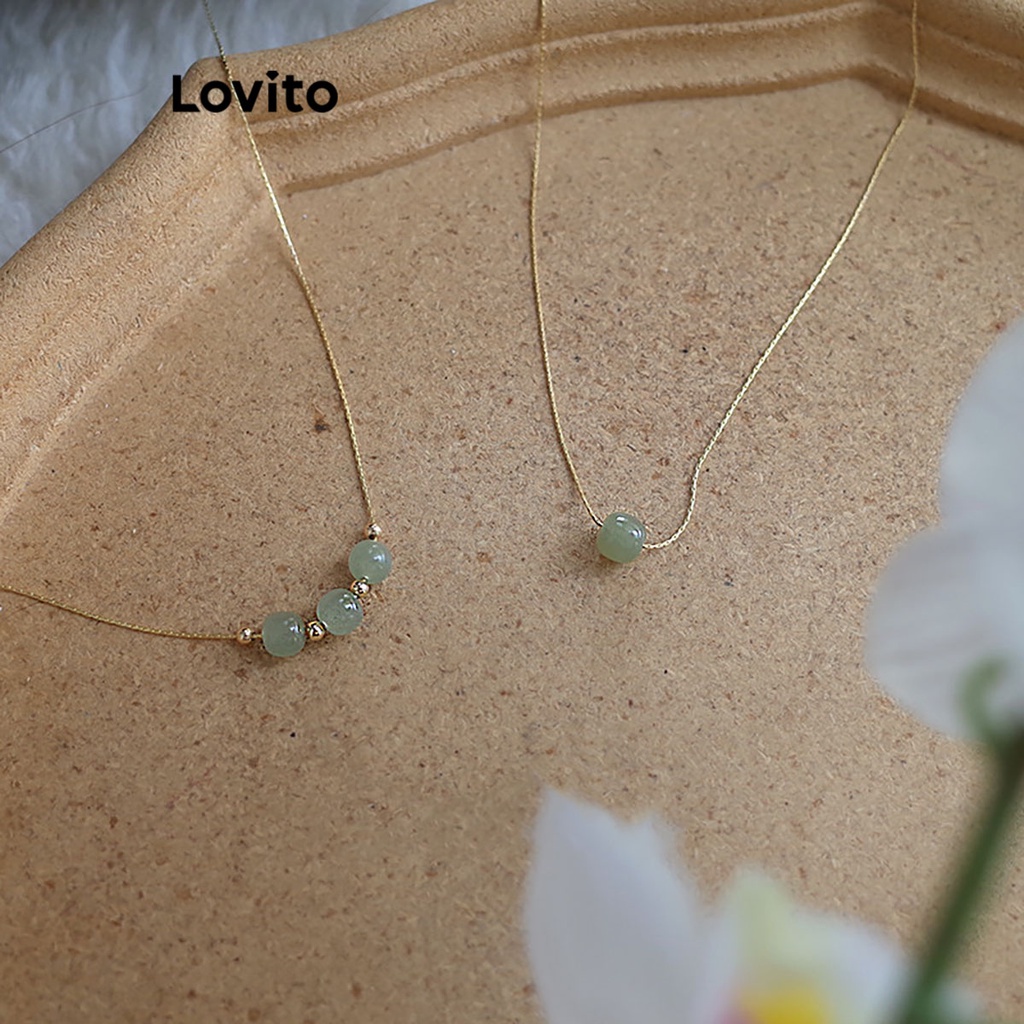 Lovito สร้อยคอ สีเขียว ประดับอัญมณี แบบเรียบ สง่างาม สําหรับผู้หญิง LFA13227