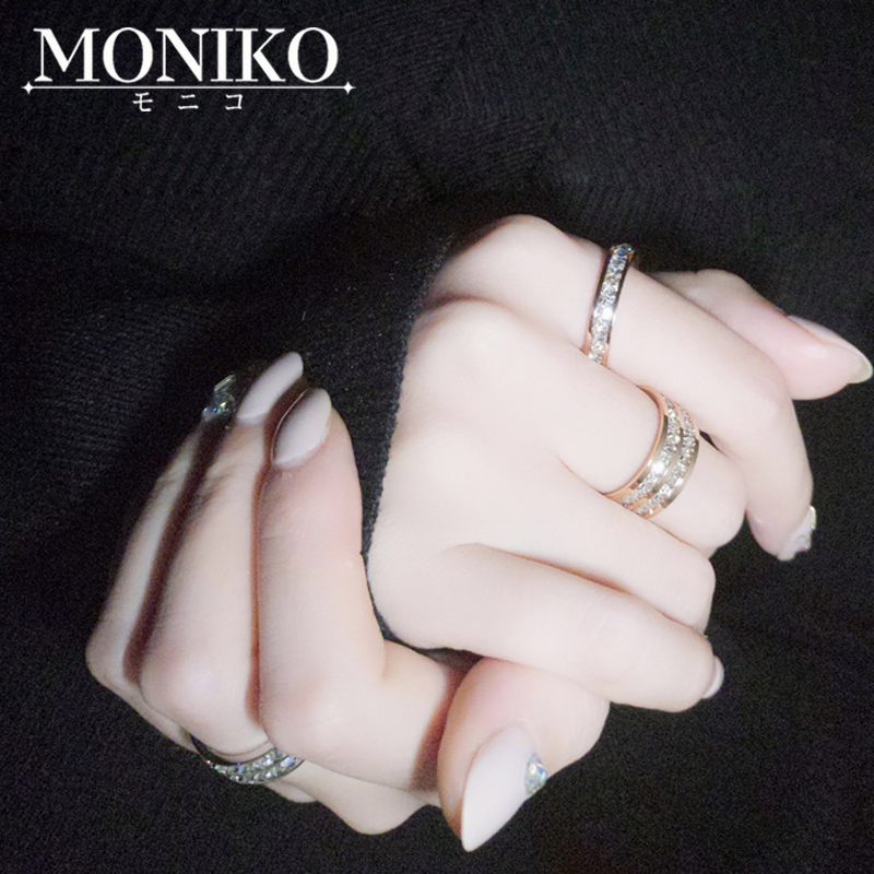 MONIKO แหวนเพชรไทเทเนียมเหล็กและแถวคู่ 24K สีโรสโกลด เข้ากับทุกการแต่งกาย สําหรับผู้หญิง