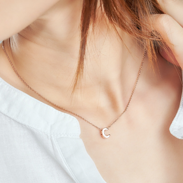 MSCHOO : จี้ A - Z พร้อมสร้อย ( Rose gold )