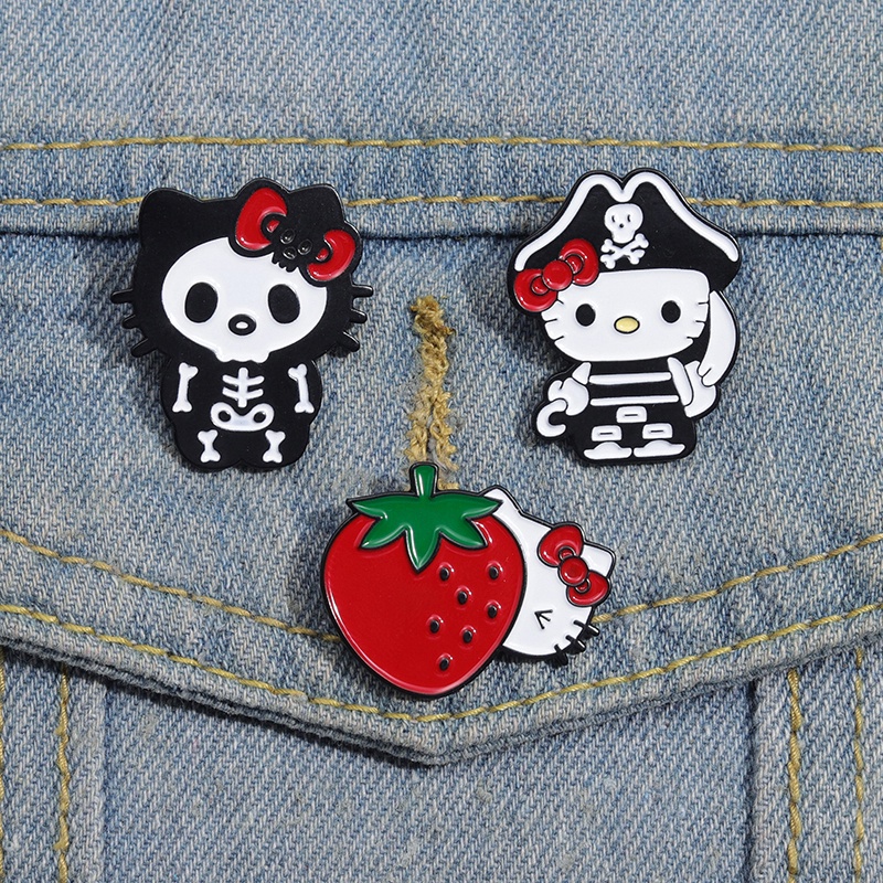 SANRIO เข็มกลัด รูปโครงกระดูก แมว ซานริโอ้ ตลก เครื่องประดับ สําหรับเพื่อน เด็ก