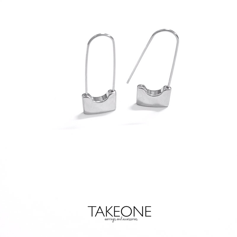 TAKEONE JEW ต่างหูสแตนเลสลายกุญแจแบบใหม่เท่ๆ