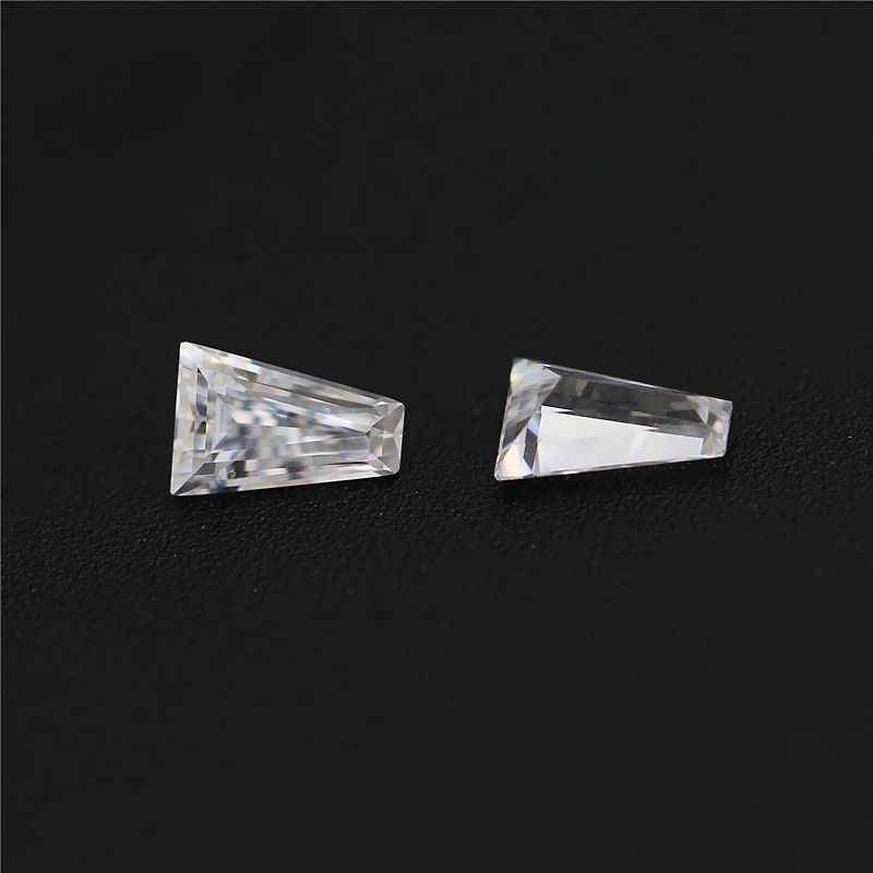 Trapezoid cut moissanite diamond เพชรโมอิส ทรงสี่เหลี่ยมคางหมู สําหรับตั้งนาฬิกา / ข้างหิน