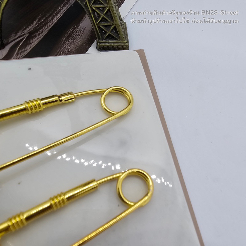 Versace Safety Pin Brooch เข็มกลัดเวอร์ซาเซ่ อะไหล่ทอง  งานสวยดูคลาสสิค งานชนช๊อปอสวยๆ ราคา เบาๆ