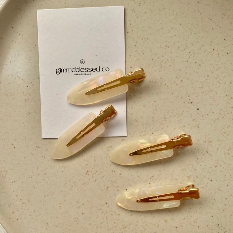 gimmeblessed.co — makeup assist clips in white