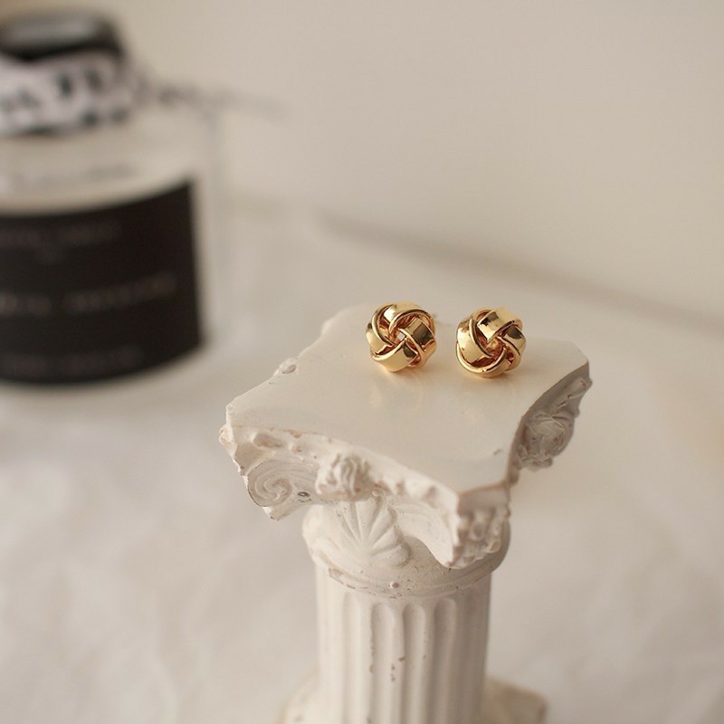 การจัดส่งที่รวดเร็ว  S925 ต่างหูเข็มเงิน, ต่างหู Knot Stud สำหรับผู้หญิง