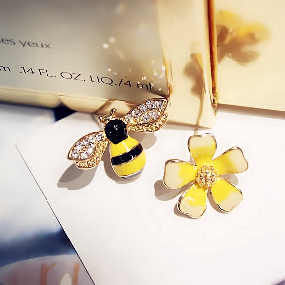ของขวัญเครื่องประดับต่างหูเงินแท้รูปผึ้งดอกไม้สไตล์เกาหลี 925