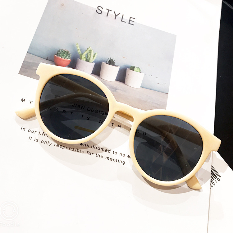 [จัดส่งที่รวดเร็ว]แว่นกันแดด แว่นกันแดด สีแคนดี้ กรอบกลม ใหม่ ย้อนยุค เกาหลี Unisex