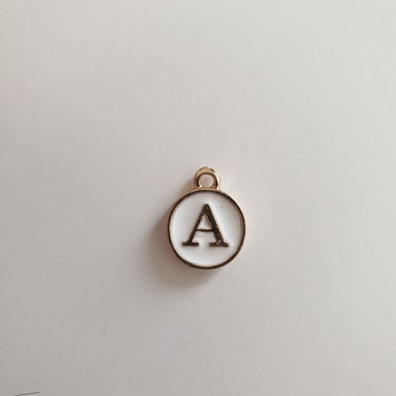 จี้ตัวอักษรภาษาอังกฤษA-Z สีขาว ชุดแรกA-M