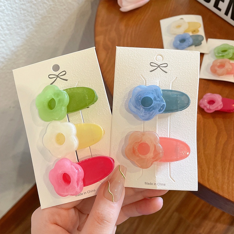 ชุดกิ๊บติดผม ลายดอกไม้น่ารัก สีแคนดี้ เครื่องประดับ สําหรับผู้หญิง จํานวน 2 ชิ้น ต่อชุด