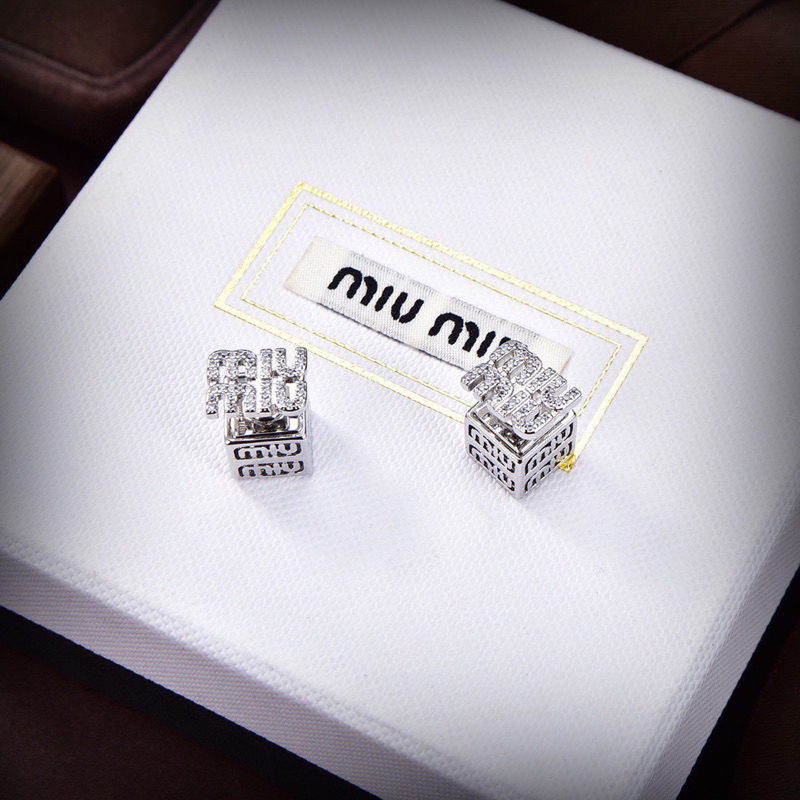 ต่างหู MIU เกรด VIP ใช้สลับ พร้อมส่ง