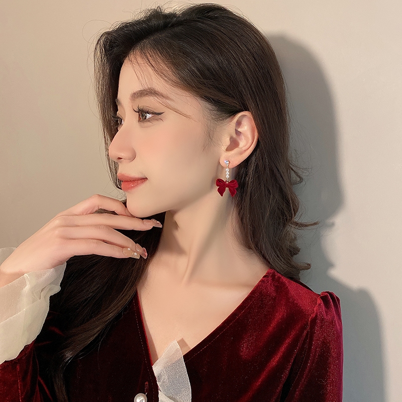 ต่างหู ผ้ากํามะหยี่ ประดับโบว์ สีแดง แฟชั่นฤดูใบไม้ร่วง สําหรับเด็กผู้หญิง