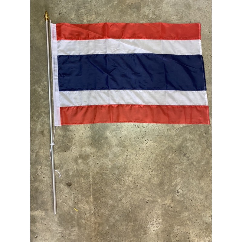 ธงชาติไทย ขนาดกลาง มีเสาธง ยาว 75ซม. หัวบัวสีทอง ผ้ากว้าง 60x40ซม