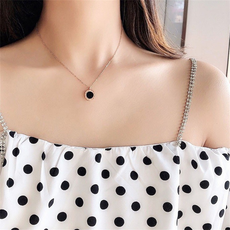 พร้อมส่ง สร้อยคอโซ่เหล็กไทเทเนียม จี้ตัวเลขโรมัน สองด้าน สีดํา สีขาว ระดับไฮเอนด์