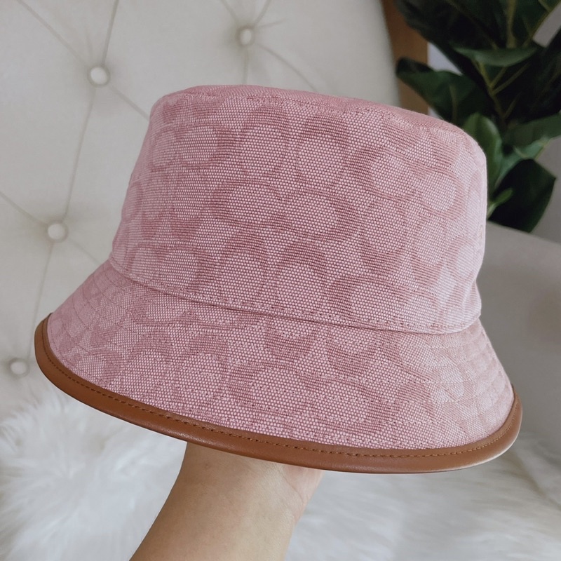 พร้อมส่ง แท้ %  COACH Signature Jacquard Bucket Hat หมวก