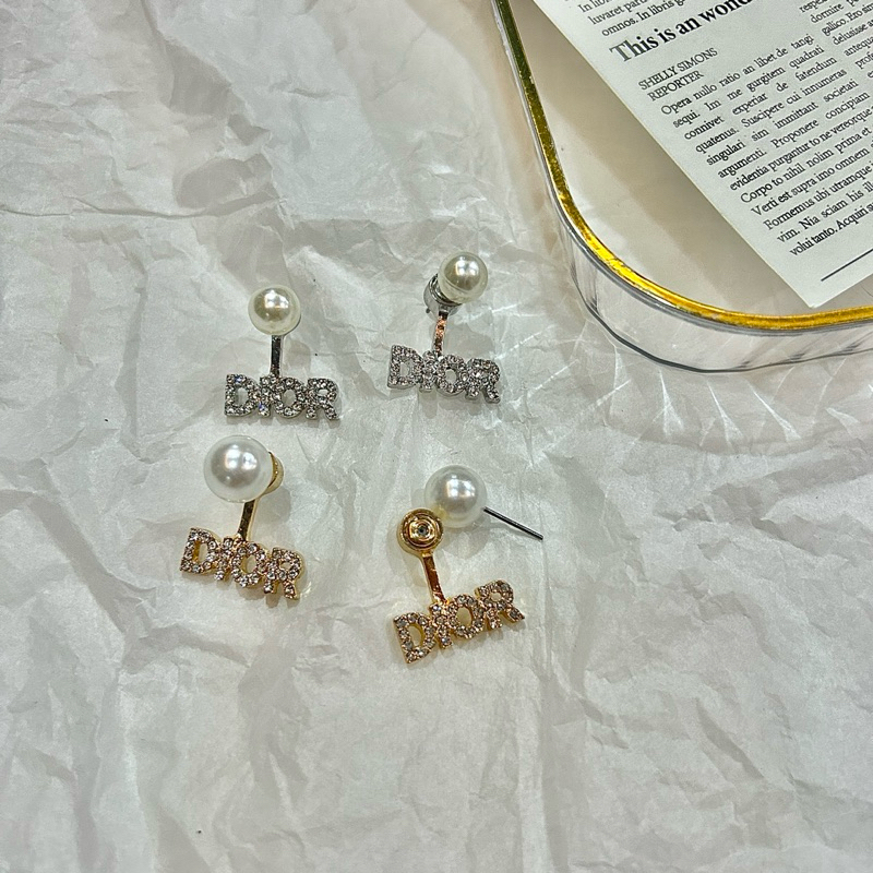 พร้อมส่งจากไทย ต่างหูแฟชั่นcdเสียบมุก ต่างหูแฟชั่น