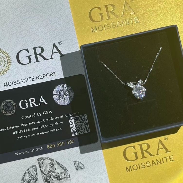 [พร้อมใบรับรอง Gra ] สร้อยคอเงิน S925 จี้โบว์ ประดับเพชรโมอิส สีขาว หรูหรา
