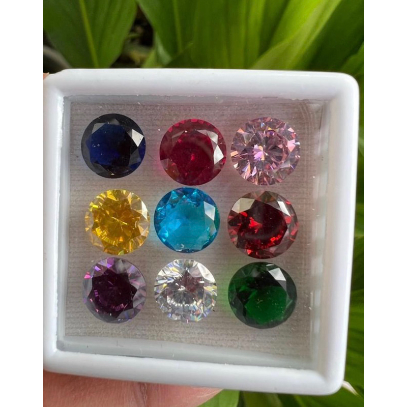 พลอย เพชรรัสเซีย DIAMOND นพเก้า มี 9 สี เกรด อย่างดี. รูปกลม 8 มิล. CZ 9 colored Stones (8mm)