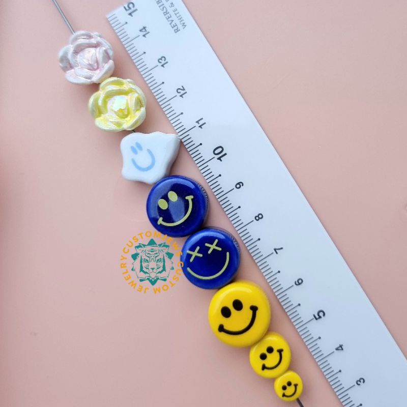 (ราคาส่ง6.-) ลูกปัด เซรามิก ลูกปัดเซรามิก ลูกปัดหน้ายิ้ม Smiley สมายลี่ กุหลาบ หน้ายิ้ม