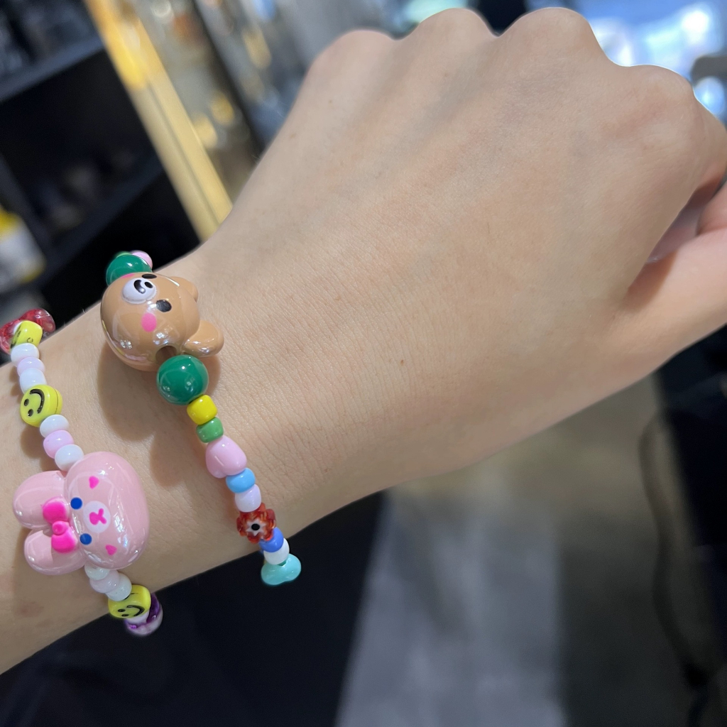 สร้อยข้อมือ ประดับลูกปัดเรซิ่น รูปการ์ตูนหมี กระต่าย หน้ายิ้มน่ารัก สีสันสดใส