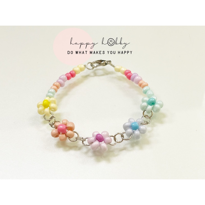 สร้อยข้อมือลูกปัดแต่งดอกไม้สีพาสเทล
