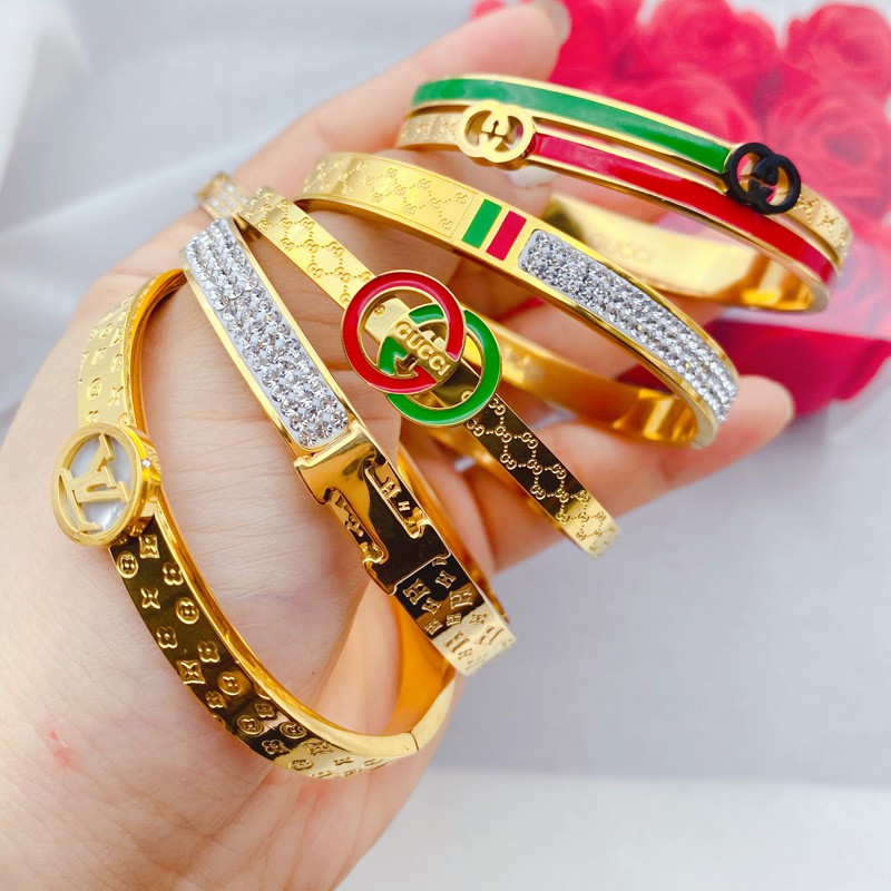 สร้อยข้อมือเหล็กไทเทเนียม ลายดอกไม้ คุณภาพสูง แฟชั่นสไตล์ยุโรป และอเมริกา