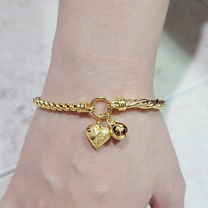 สร้อยข้อมือและกำไลข้อมือ เกลียวและสร้อยครึ่งวงกลม ตุ้งติ้งหัวใจ ชุบทอง