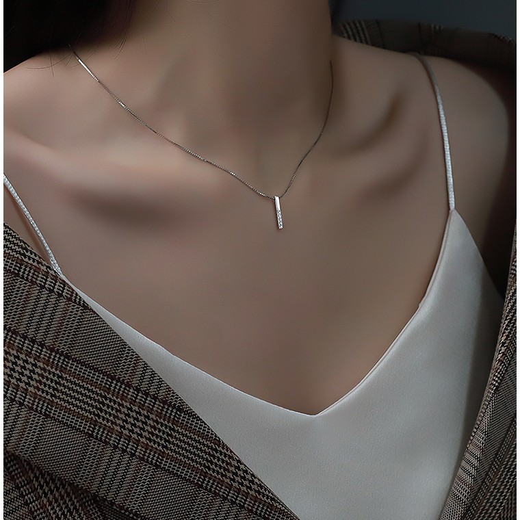 สร้อยคอทรงเรขาคณิตยาวเรียบง่ายและใจกว้างสร้อยคอบุคลิกภาพอารมณ์สุทธิสีแดง B867