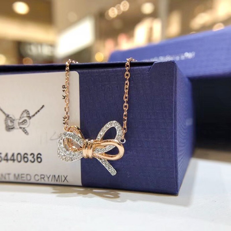 สินค้าพร้อมส่งในไทย Swarovskiของแท้ Swarovskiแท้ สวาล๊อฟกีswarovski กำไลข้อมือ สวารอฟส ของแท้ 100% ของขวัญสำ