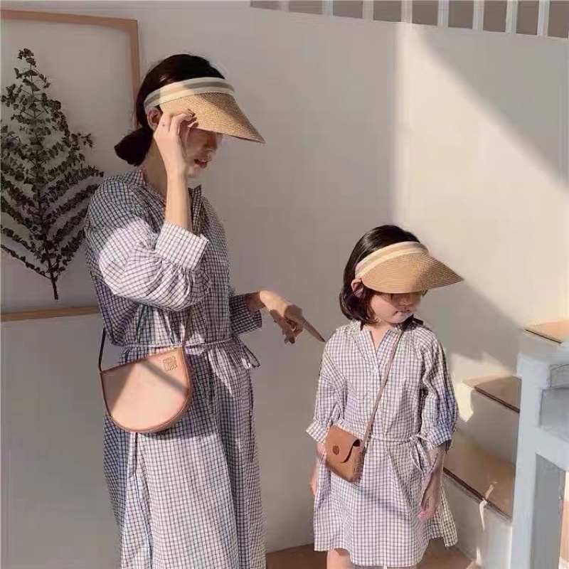 หมวกสานครึ่งหัว แม่กับลูก