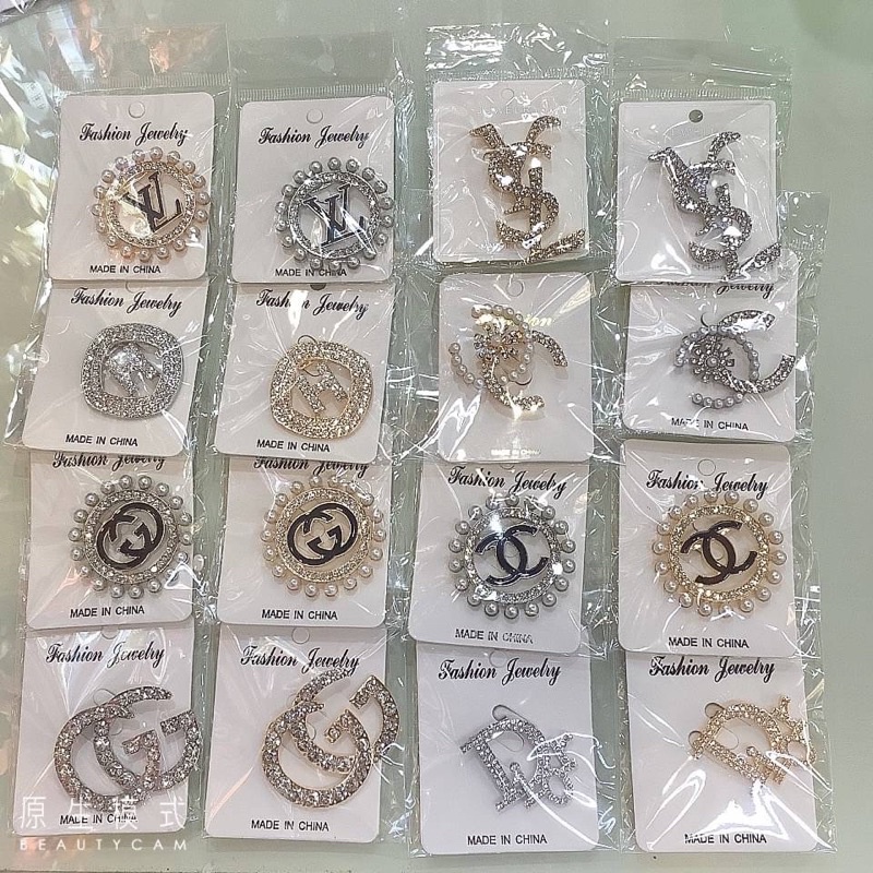 เข็มกลัดติดเสื้อแบรนด์เนม(พร้อมส่ง)จากไทย