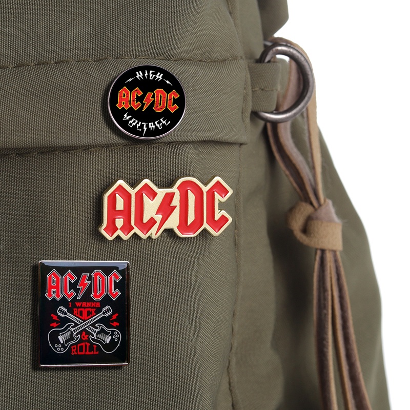 เข็มกลัดโลหะ รูปวงร็อค ACDC เหมาะกับของขวัญ สําหรับตกแต่งเสื้อผ้า กระเป๋าเป้สะพายหลัง